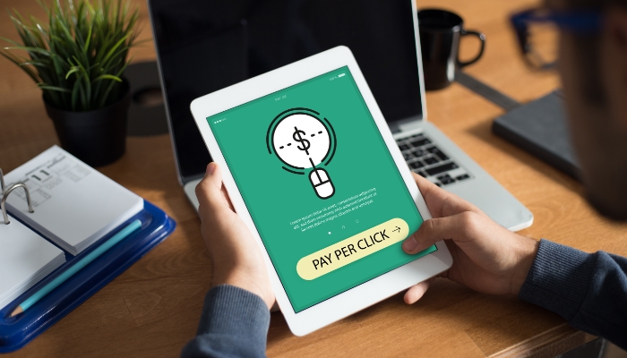 Tablet mit Pay per Click-Anzeige