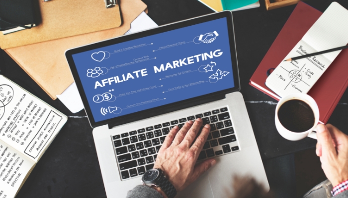 Laptop mit Affiliate Marketing